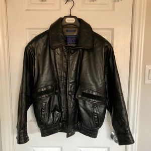 Genuine leather jacket, black in Size M